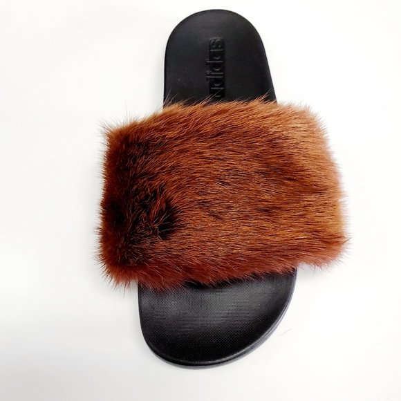 adidas fluffy slippers